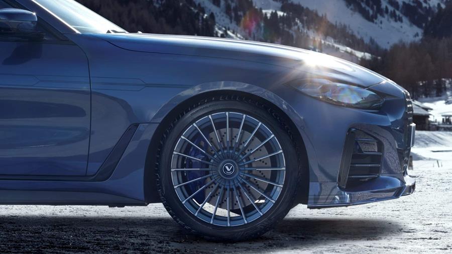 Une adhérence inégalée sur routes humides grâce au nouveau Quatrac Pro+.