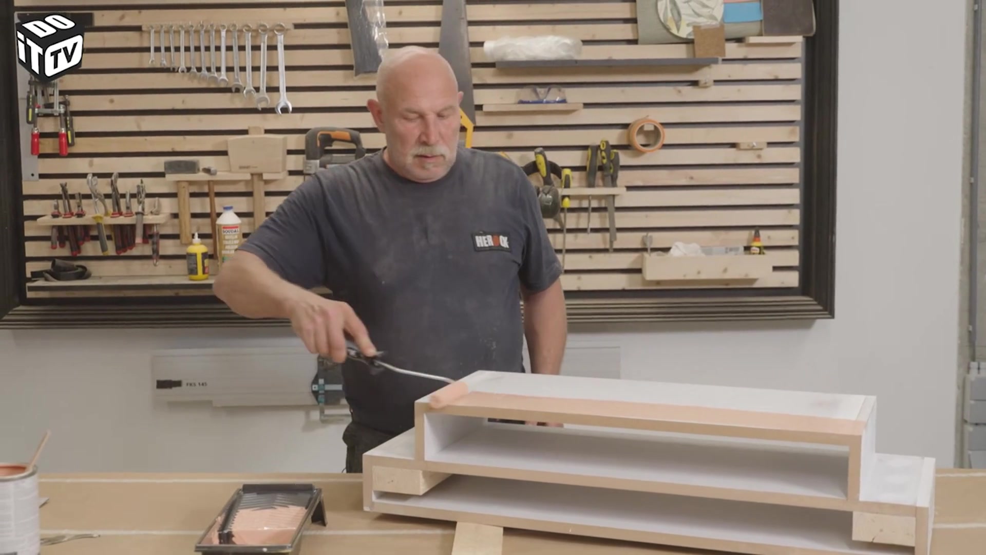 Bureau en bed in één: opbouw van de elementen